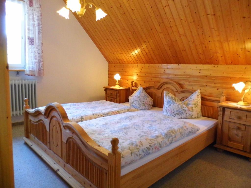 Ferienwohnung Schwarzwaldhof Titisee-Neustadt Zimmer foto
